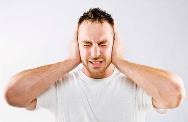Bệnh viêm tai giữa gây ù tai