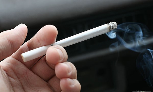 Hút thuốc lá làm tăng nguy cơ mắc các bệnh tiêu hóa