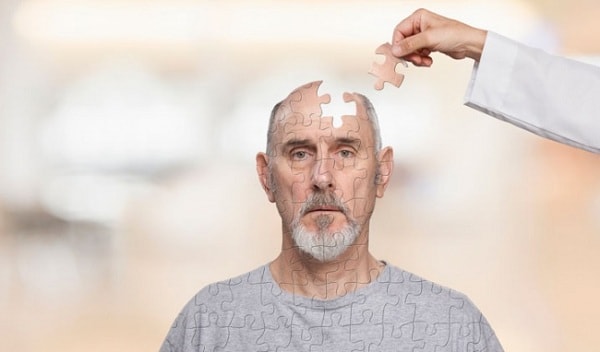 Bệnh Alzheimer ở người già cần được điều trị càng sớm càng tốt